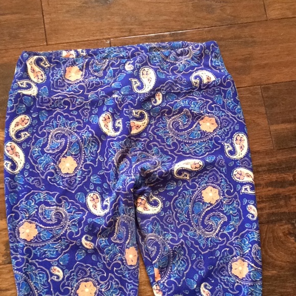 LulaRoe leggings - Picture 2 of 5